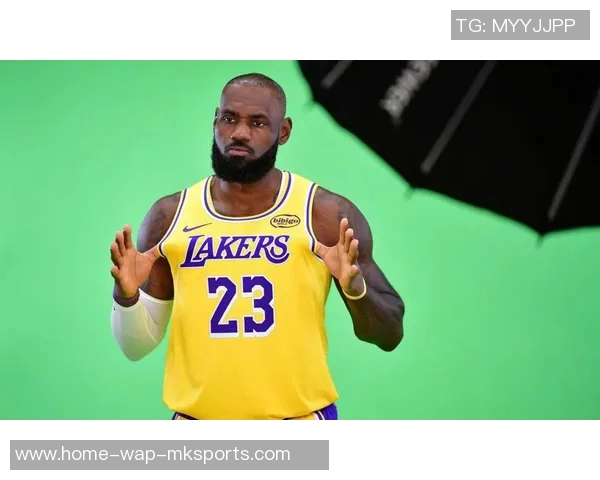 詹姆斯缺阵湖人如何应对雷霆挑战球队战术与年轻球员表现成关键